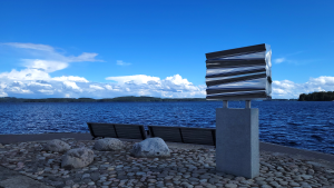 Kuvassa Väinö Lätin teos Merellä, joka sijaisee Kuopion aallonmurtajalla